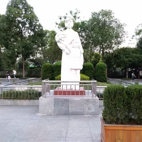 Tomb of Martyrs Died Near No.12 Bridge