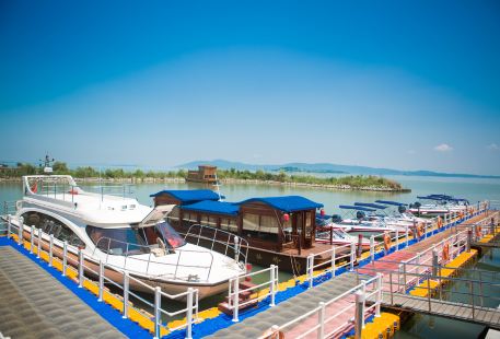 Taihu Lake Cruise (Shigong Mountain Pier)
