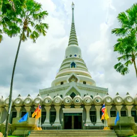 Phra Boromthat Chedi Maha Chakripipat