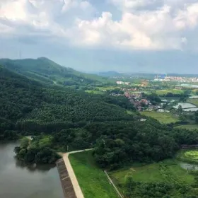 Shanhu Resort Village