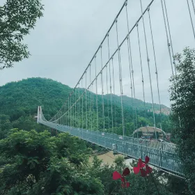 Shiyan Lake Glass Skywalk