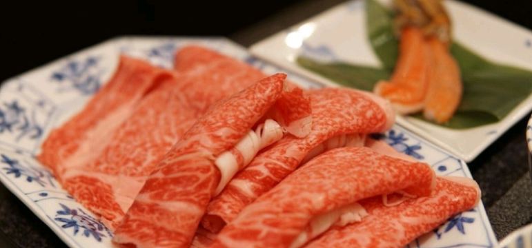 新宿の街並みを望む寛ぎ空間 外国語メニューに対応 Br やきにく亭 六歌仙 Br 松阪牛や国産和牛食べ放題 焼肉 すき焼き しゃぶしゃぶ のご案内 トリップドットコム