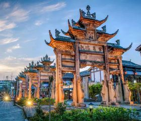 Longchang Memorial Stone Archways