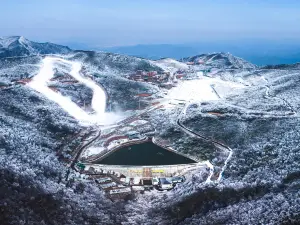 Yun Shang Caoyuan Xingkong Ski Field