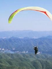 智峰山滑翔傘基地