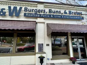 B&W Burgers, Buns & Brews