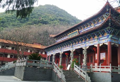 Xiangshan Temple (Southwest Gate)