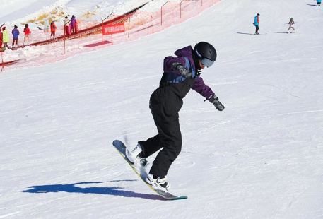 祁連山國際滑雪場