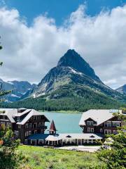 montana famous places to visit Many Glacier Hotel