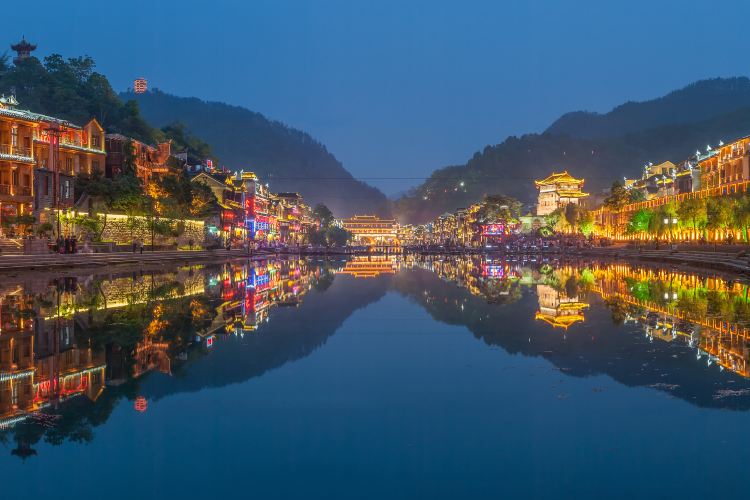 鳳凰古城旅遊攻略指南 鳳凰古城評價 鳳凰古城附近推薦 Trip Com 鳳凰古城旅遊攻略指南 鳳凰古城評價 鳳凰古城附近推薦 Trip Com