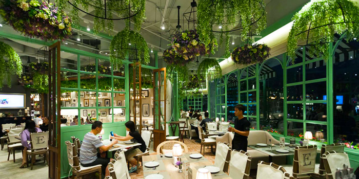 Audrey Cafe Des Fleurs - pretty Bangkok cafe at Emquartier mall