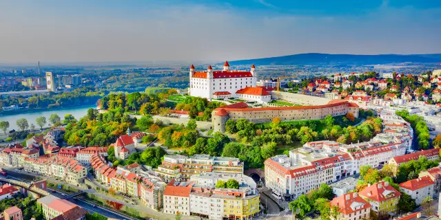 Самое интересное в г. Словакия в 2022 году — путеводители по г. Словакия — входные билеты на самые рекомендуемые достопримечательности г. Словакия, отели, интересные места, кафе и рестораны — Trip.com