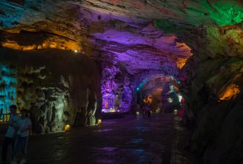 Shanjuan Cave Popular Attractions Photos