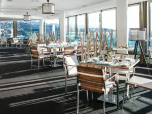Horizon-Deck, Restaurant & Champagne Bar