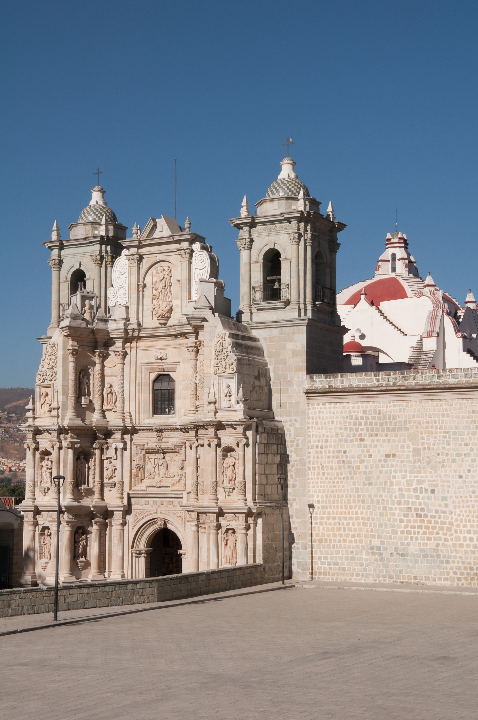 Basilica de la Soledad attraction reviews - Basilica de la Soledad tickets  - Basilica de la Soledad discounts - Basilica de la Soledad transportation,  address, opening hours - attractions, hotels, and food