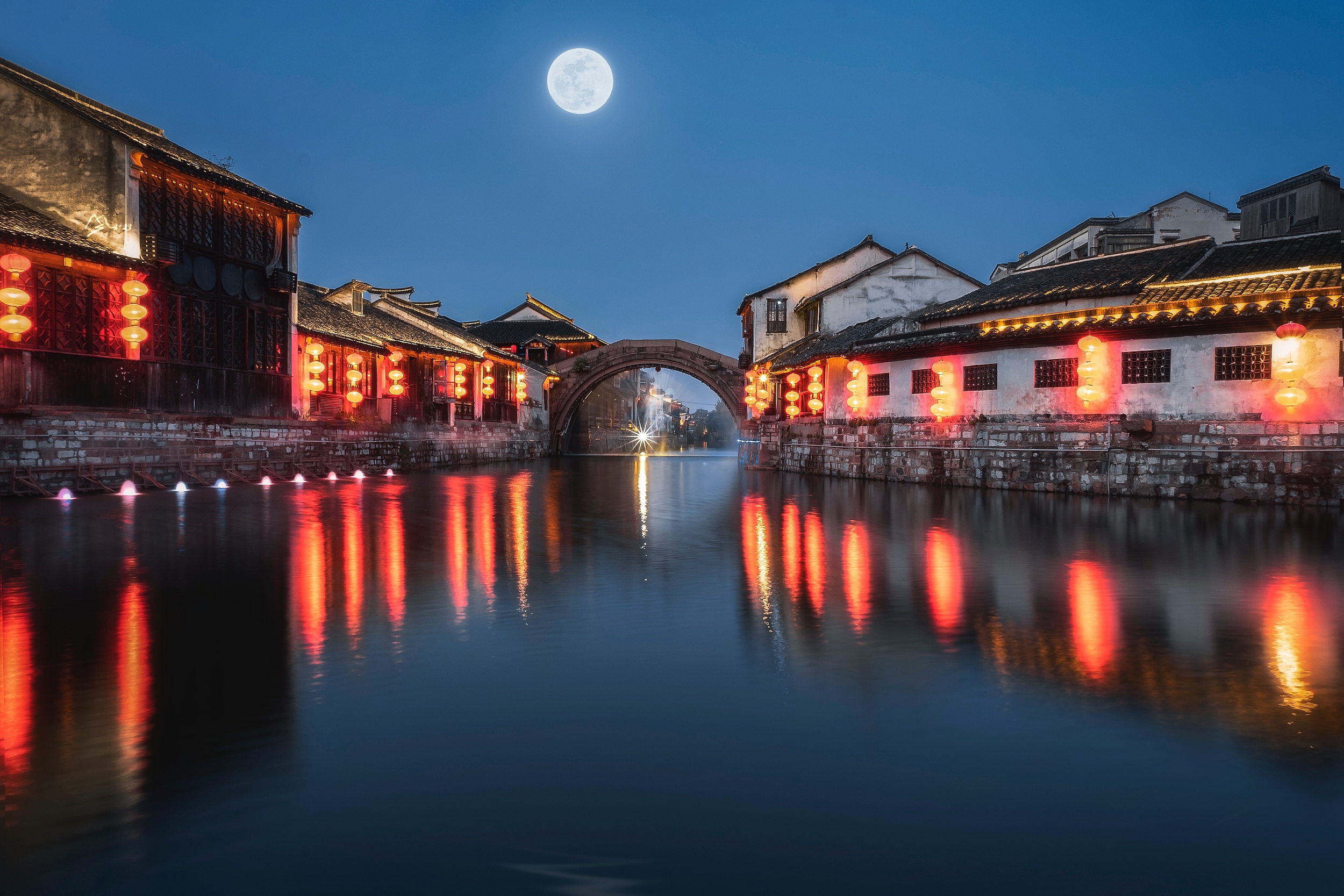 Latest travel itineraries for Nanxun Ancient Town Rowboat in August (updated in 2023), Nanxun Ancient Town Rowboat reviews, Nanxun Ancient Town Rowboat address and opening hours, popular attractions, hotels, and restaurants near