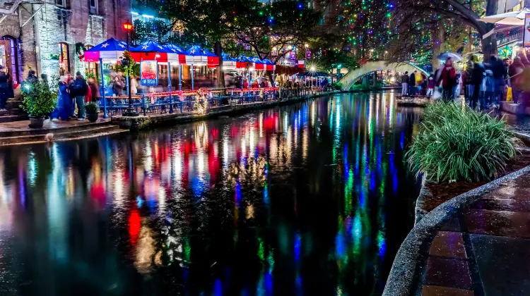 Is it safe to walk the riverwalk at night?