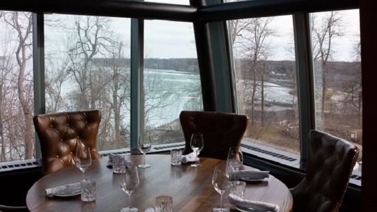 Reds Kitchen & Wine Bar