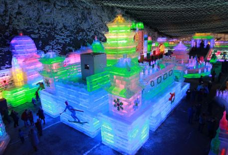 Longqing Gorge Ice Lantern
