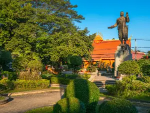 西裡薩旺翁國王雕像