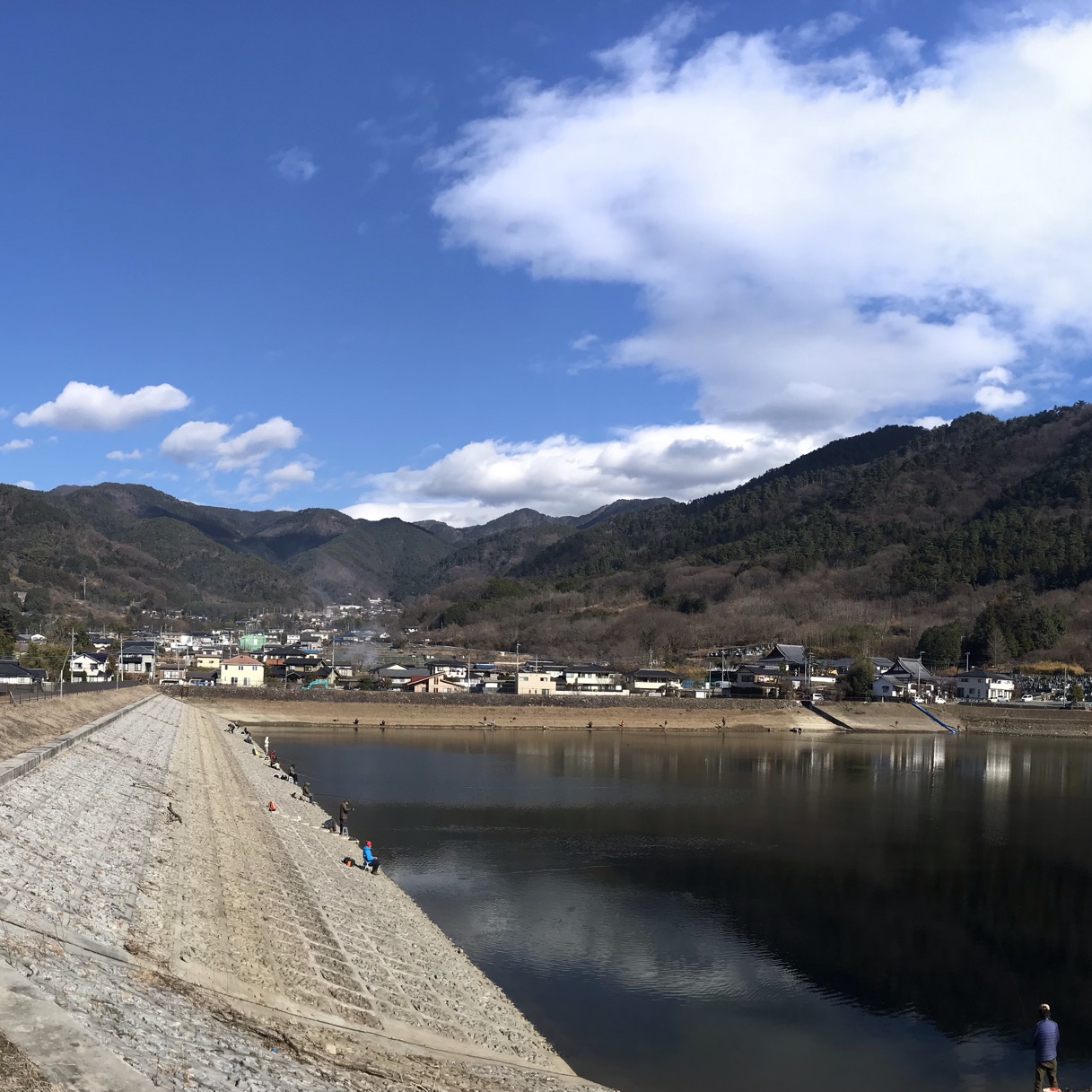 山梨県甲府市古府中町にある竜華池の展望見。Trip.com 甲府 トラベル 