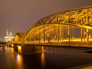 霍亨索倫橋