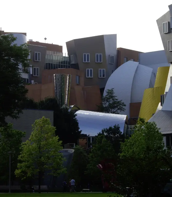 Way back when I was in college, my calculus textbook had the #mit Stata Center on the cover. The design was heralded when it was built, but the building immediately ran into problems with leaks and other structural flaws. It's fun to look at as you're walking around campus though.
#triplocal