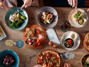 Riverbar & Kitchen