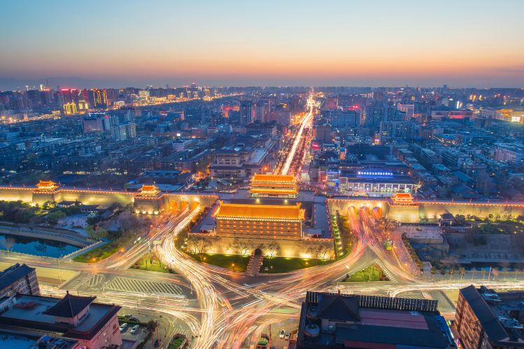 Fortifications of Xi'an travel guidebook must visit attractions in Xi