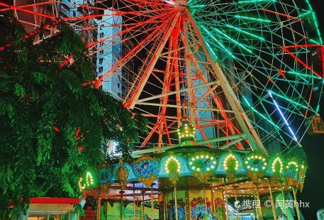Wanrenhaixian Square Amusement Park
