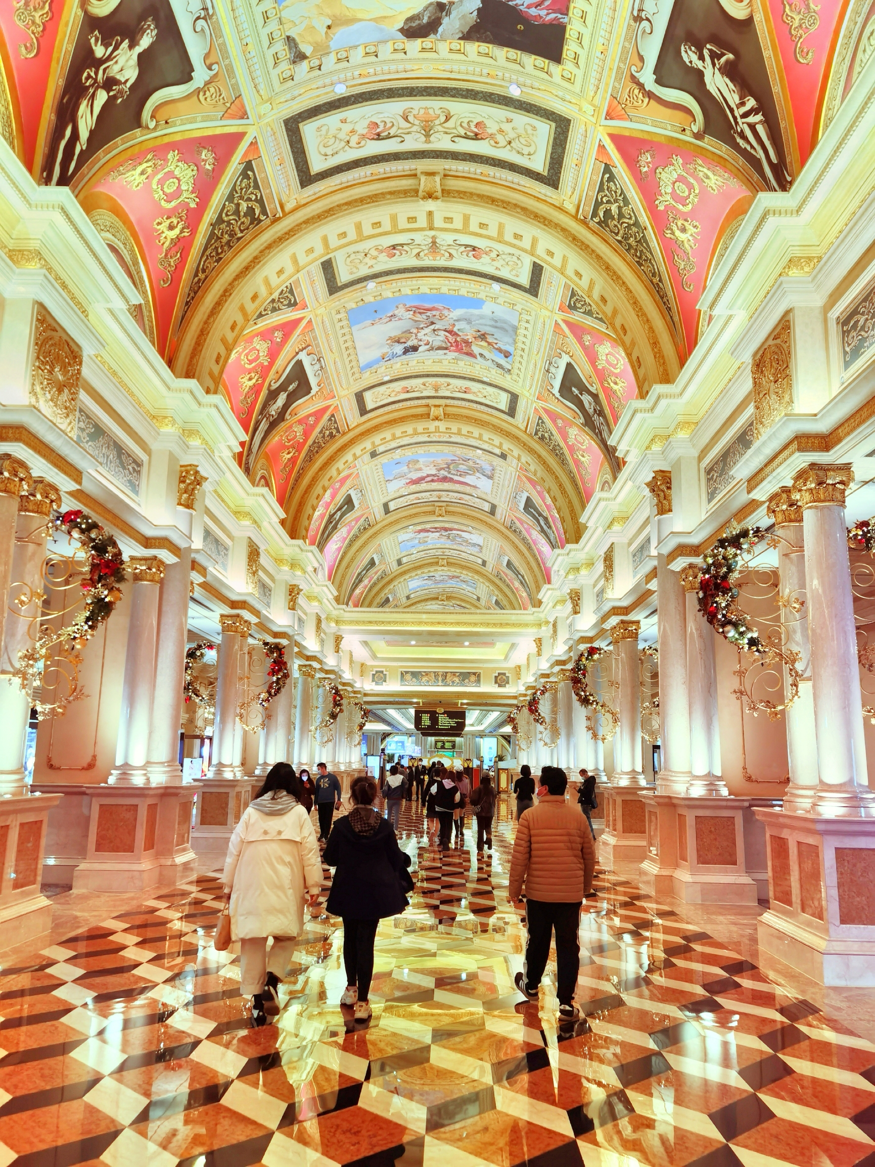 Shopping itineraries in DFS T Galleria(Macau Four Seasons) in