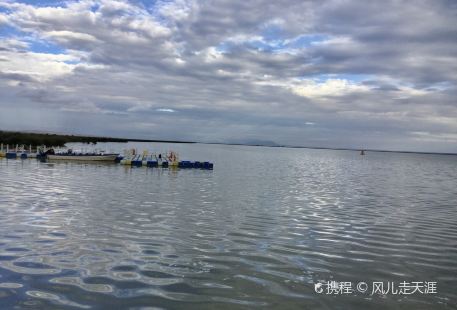 塔璉湖