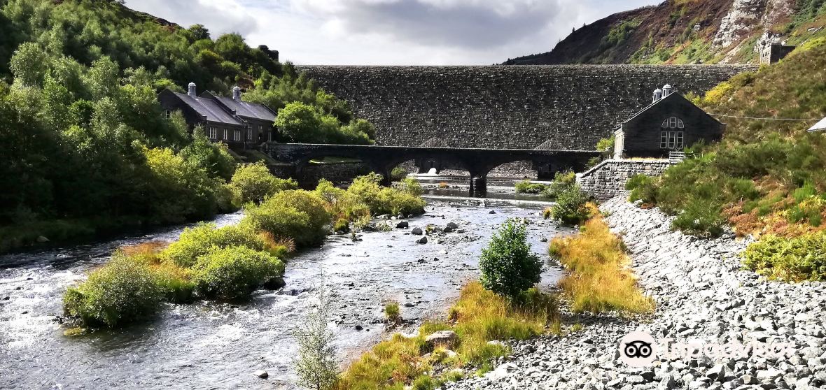 Llanwrthwl Travel Guide 2023 Things to Do, What To Eat & Tips