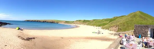 is aberdaron beach dog friendly