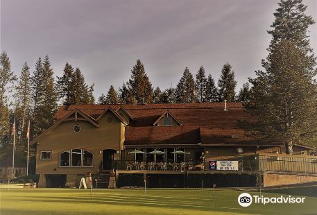 Twin Lakes Village Golf Club‎