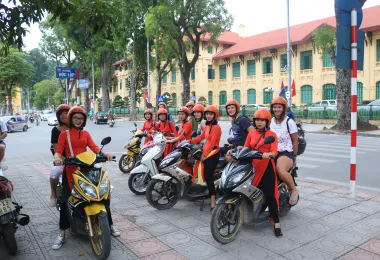 Hanoi Female Rider 명소 인기 사진