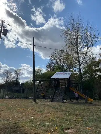 Hotels near Irons Park