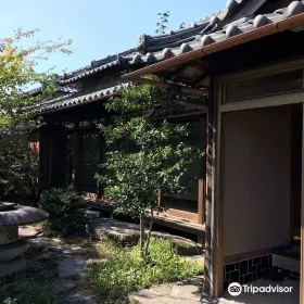 Toshima Sea Wall House