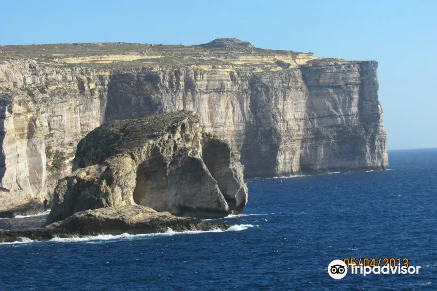 ブルー ホールのレビュー ブルー ホールのチケット ブルー ホールの割引 ブルー ホールの交通機関 所在地 営業時間 ブルー ホール周辺の観光スポット ホテル グルメ Trip Com