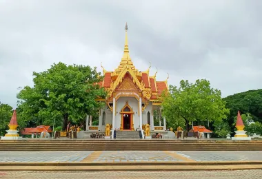Lak Muang (City Pillar Shrine) รูปภาพAttractionsยอดนิยม