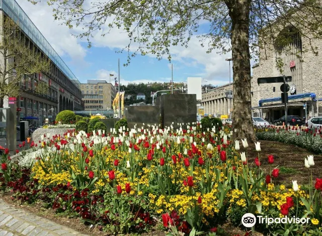 フランクフルトの旅をもっと楽しむ シュトゥットガルト中央駅 Stuttgart Hbf 構内の画像です