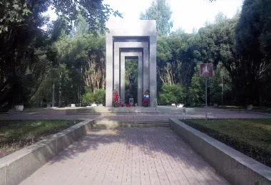 Memorial to the Citizens of Besieged Leningrad รูปภาพAttractionsยอดนิยม