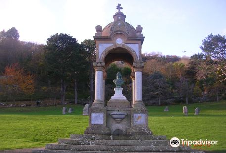 Queen Victoria Memorial and Fountain