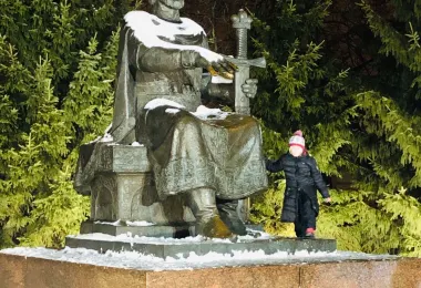 Yuriy Dolgorukiy Monument รูปภาพAttractionsยอดนิยม