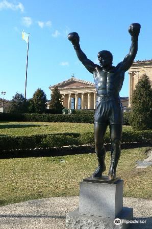 フィラデルフィア ロッキー バルボア像 評判 案内 トリップドットコム