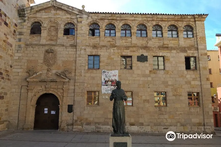 รีวิวที่เที่ยวEstatua de San Alfonso Rodriguez de Zamora ตั๋วEstatua