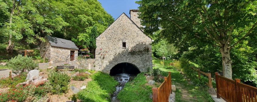 Sailhan Travel Guide 2023 Things to Do, What To Eat & Tips