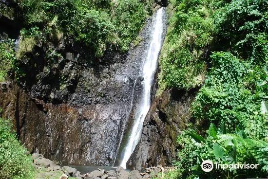 Fautaua Waterfall1
