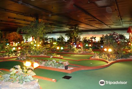 Grand Country Indoor Mini Golf