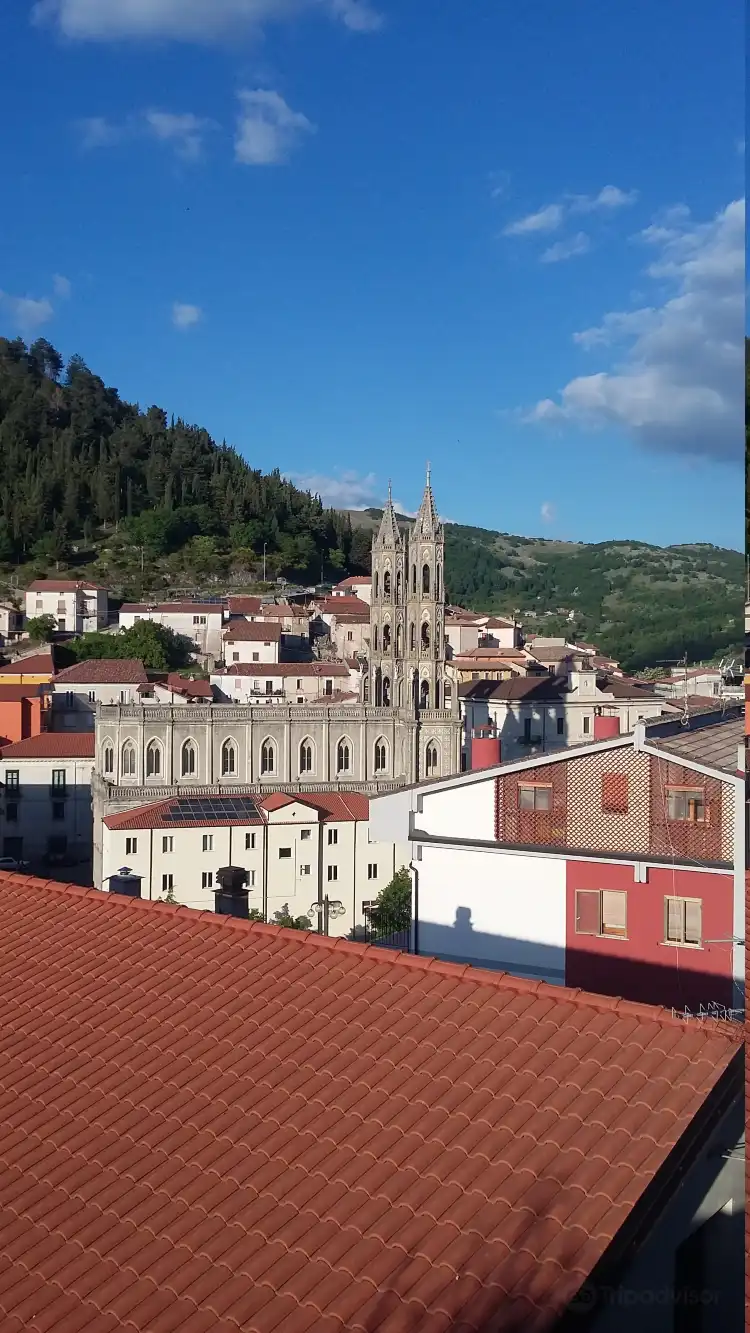 Abbazia di Santa Maria di Cadossa附近的飯店
